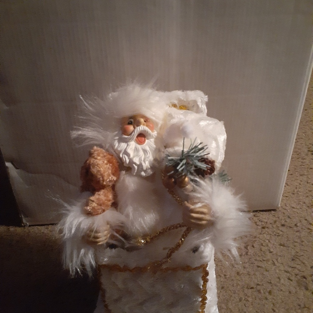 Musical moving Santa dress in all white